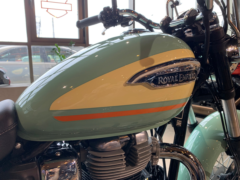 Royal Enfield Meteor 350 Aurora Green