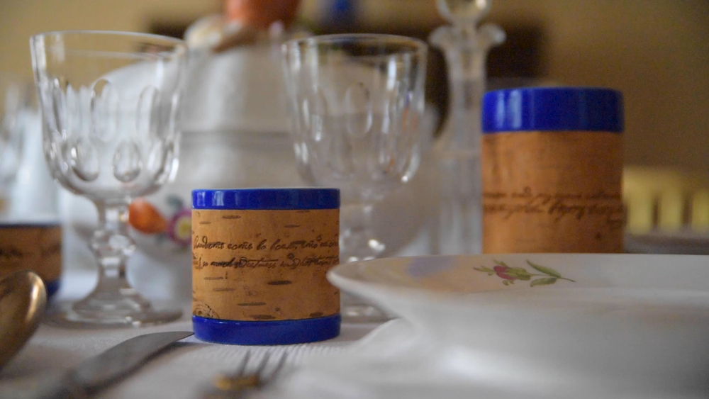 Кружка малая фарфоровая без ручки c берестой и с цитатами Лермонтова. Lermontov forever.