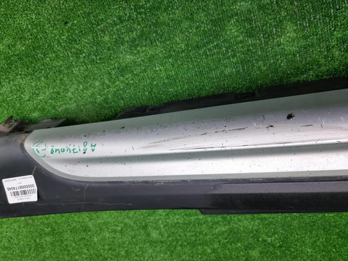 Накладка порога правая Mini Countryman F60 (16-23)