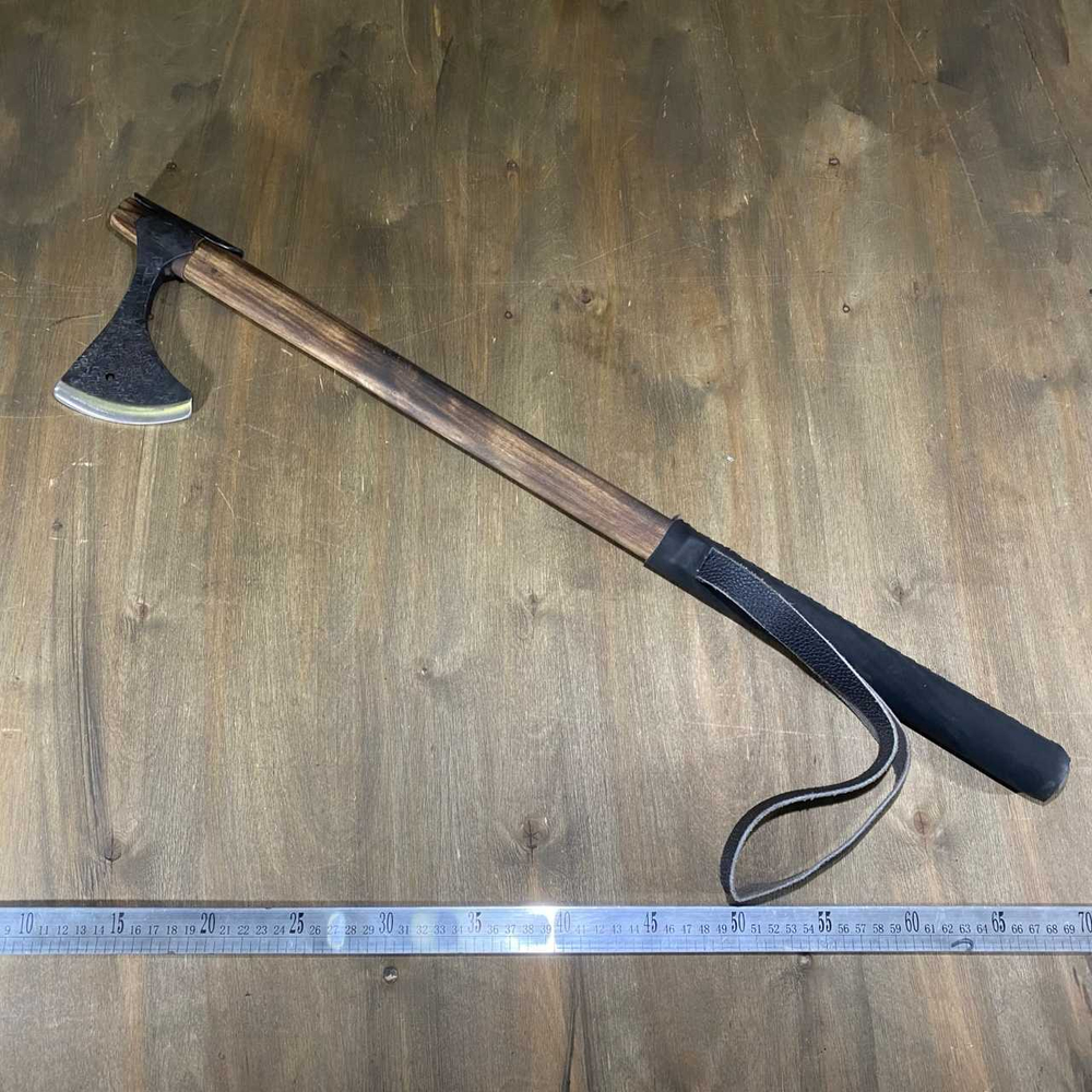 Топор кованый тип 4, на древке (берёза)