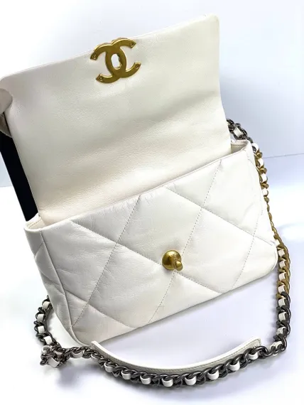 Сумка-конверт Chanel 19 среднего размера белый