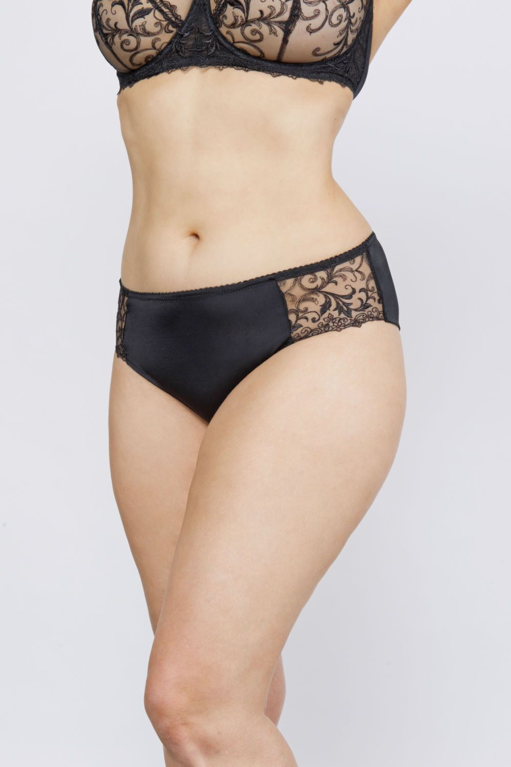 Трусы-бразилиана с кружевной отделкой (Размер: 50) (Цвет: белый)