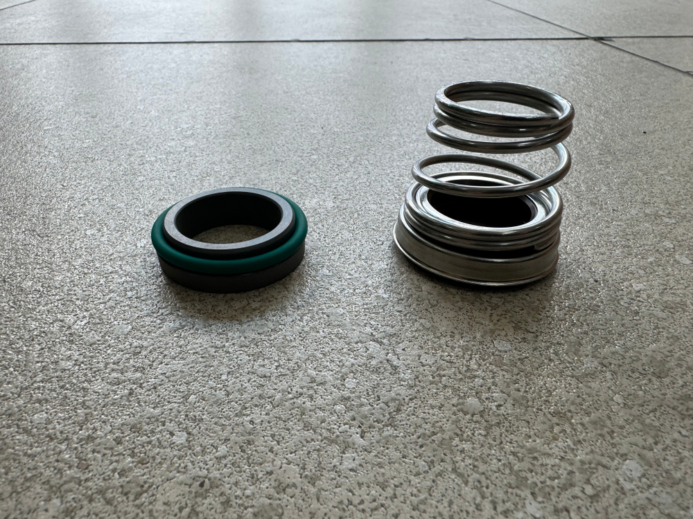 Запасная часть для насосов моделей XST32-160/15-VC, XST32-160/22-VB, XST32-160/30-VA, XST32-200/30-VC, XST32-200/40-VB, XST32-200/75-VA, XST32-250/75-VA, XST32-250/55-VB, XST32-250/92-VC, XST40-125/22-VA, XST40-125/15-VC, XST40-125/29-VB, XST40-160/30-VB, XST40-160/40-VA, XST40-200/75-VA, XST40-250/110-VB, XST40-250/150-VA1, XST50-125/30-VB, XST50-125/40-VA, XST50-160/55-VB, XST50-160/75-VA, XST50-200/106-VC, XST50-200/92-VB, XST50-200/110-VA, XST50-250/150-VC, XST50-250/185-VB, XST50-250/220-VA, XST65-125/55-VB, XST65-125/75-VA, XST65-160/117-VС, XST65-160/92-VB, XST65-160/150-VA, XST65-160/110-VA1, XST65-200/185-VB, XST65-200/220-VA, XST65-200/150-VC, XST65-200K/185-VC1, XST80-160/92-VE, XST80-160/110-VD, XST80-160/159-VC, XST80-160/150-VB, XST80-160/185-VA - торцевое уплотнение