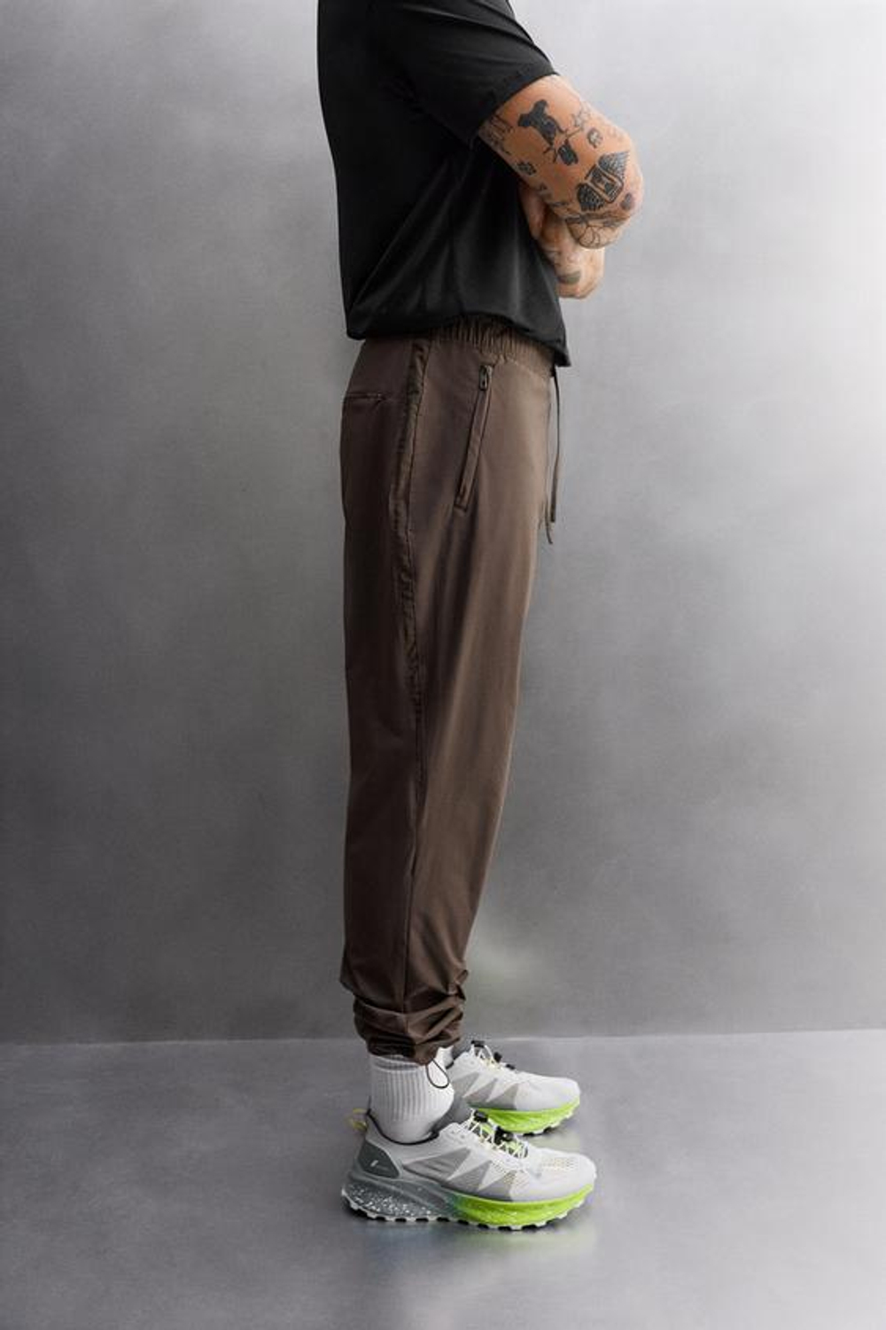 ZARA БРЮКИ ИЗ ВЫСОКОТЕХНОЛОГИЧНОЙ ТКАНИ, КОРИЧНЕВЫЙ