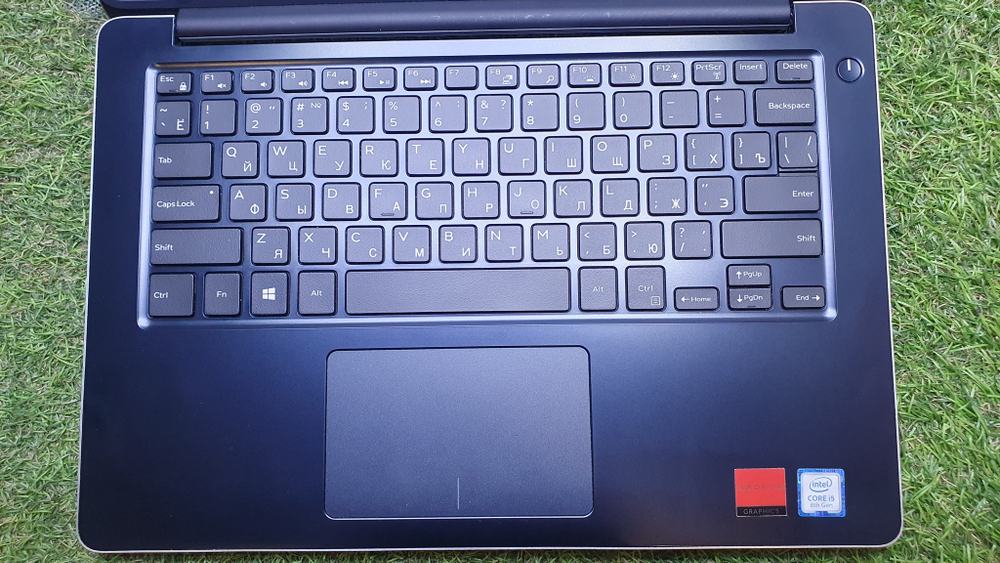 Ноутбук Dell i5-8/8Gb/530 2Gb/FHD/P87G P87G001/Windows 10