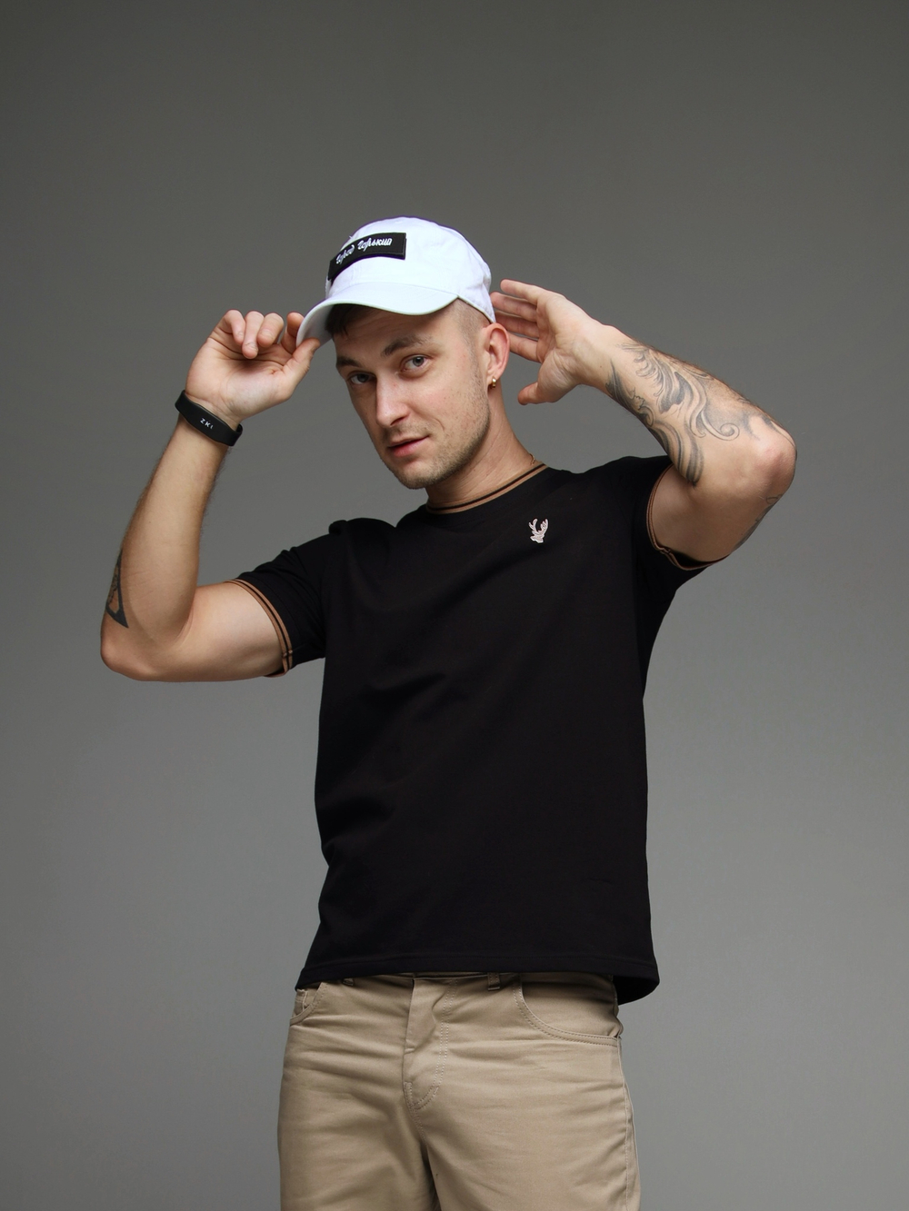 футболка с вышивкой нашивкой олень город горький черная