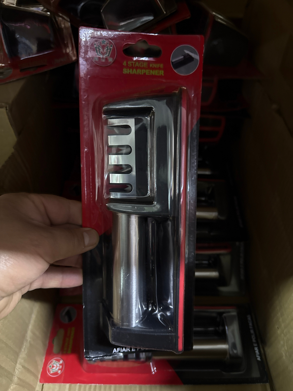 Точилка красная блистер FRR-136