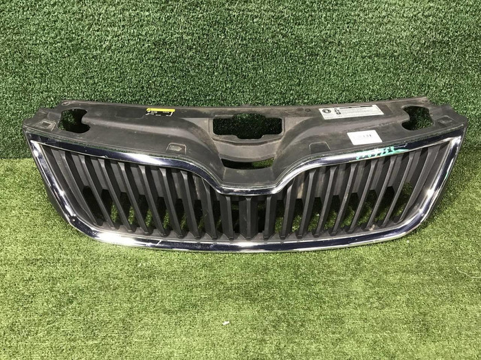 Решетка радиатора Skoda Rapid 1 (2012-2020)