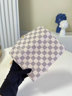 Louis Vuitton Sarah Wallet