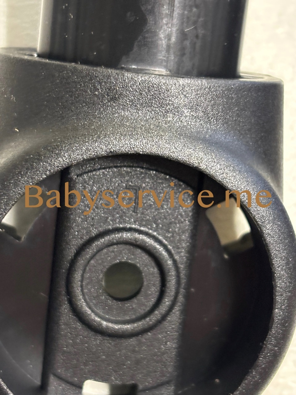 Шарнир ручки Carrello Bravo левый