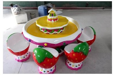 Стол песочница Strawberry