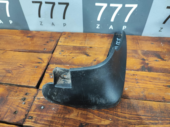 Брызговик задний правый Hyundai ix35 (LM) 10-15 Б/У Оригинал 868422S000