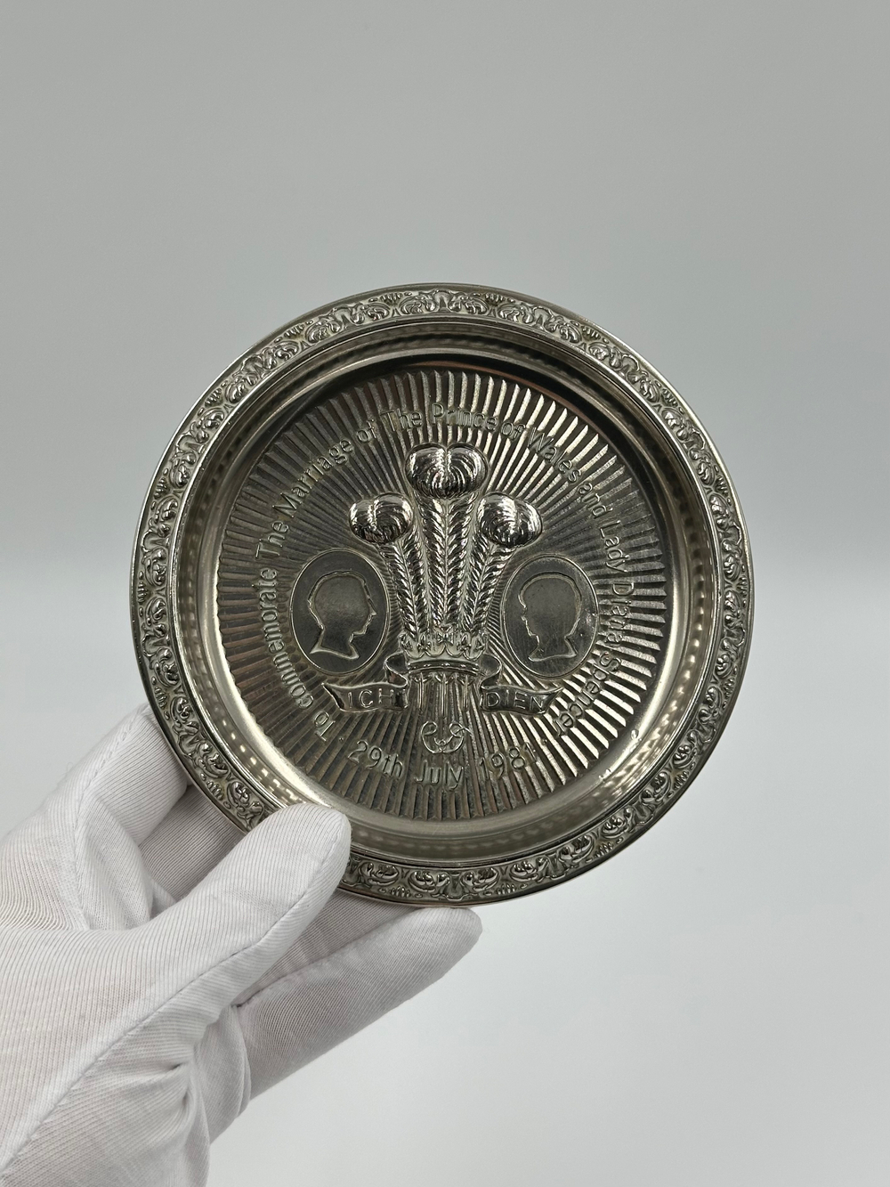 Подставка для бутылки Ianthe