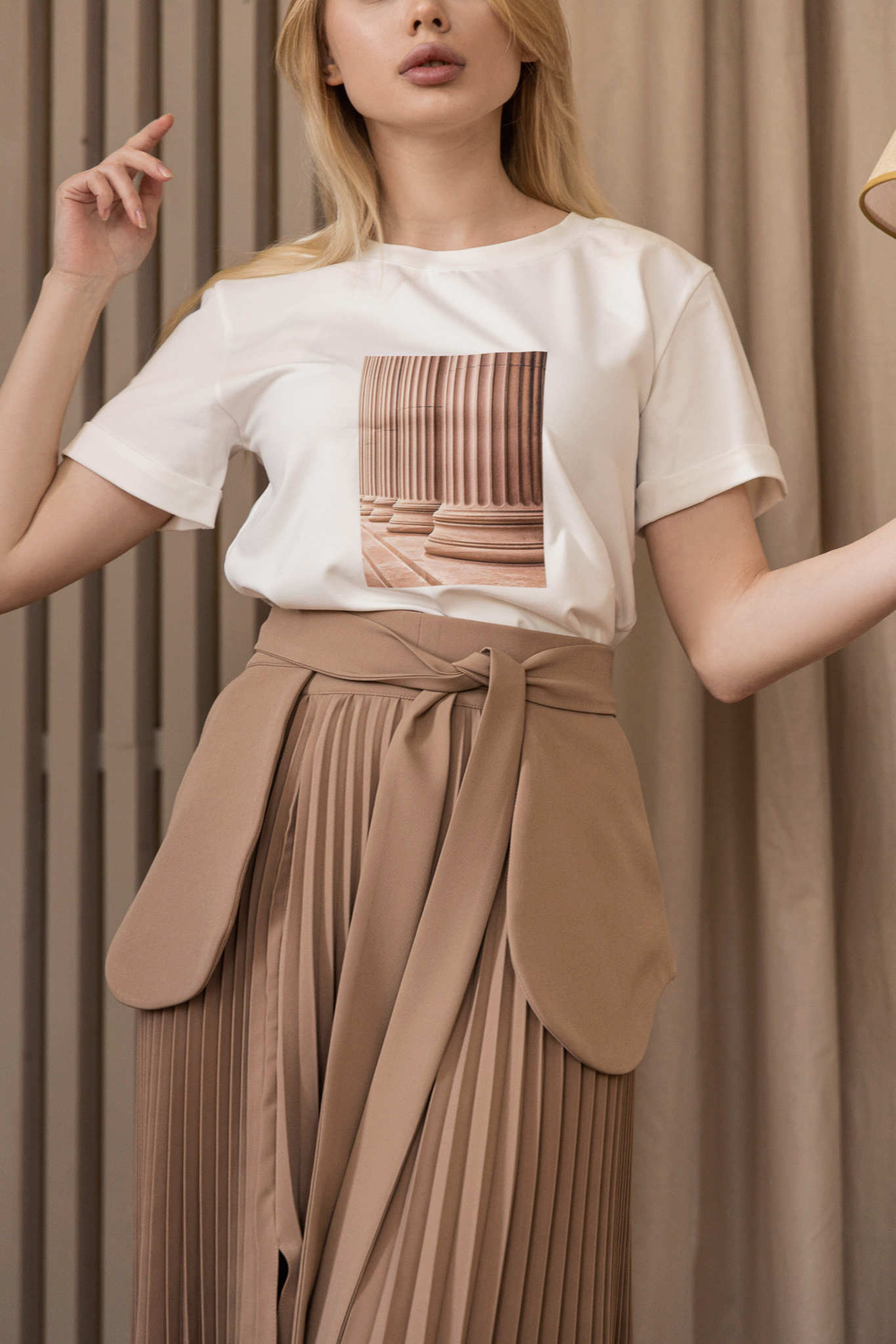 Юбка плиссе ЮННА ассиметричная с клином и разрезами