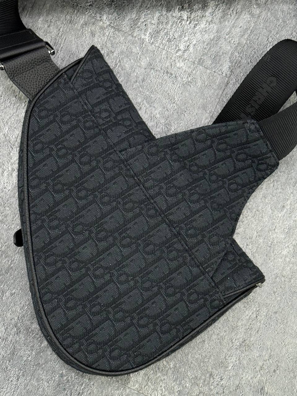 Сумка через плечо Christian Dior Saddle