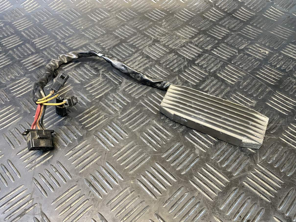 Реле зарядки Suzuki Intruder VS750 VR51A