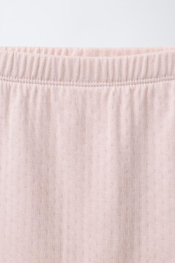 ZARA КОМПЛЕКТ ИЗ ФУТБОЛКИ И ЛЕГИНСОВ С РЕЛЬЕФНЫМ УЗОРОМ, ЦВЕТ РОЗОВОГО ДЕРЕВА