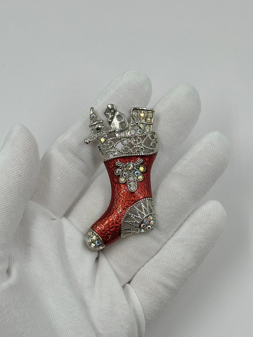 Брошь Рождественский сапожок