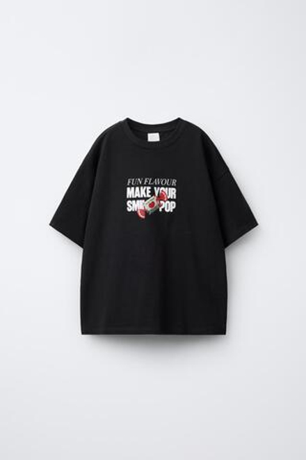 ZARA ФУТБОЛКА С ПРИНТОМ «ВИШНИ И КОНФЕТЫ», ЧЕРНЫЙ