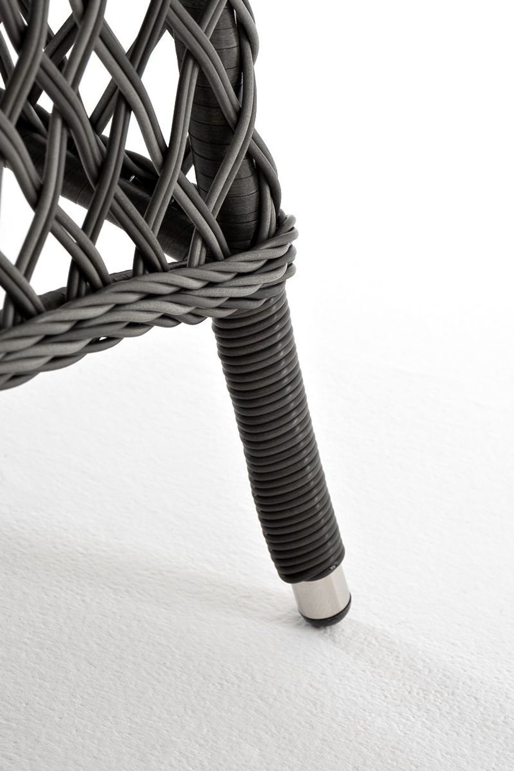 "Эспрессо" плетеный круглый стол, диаметр 118 см, цвет графит