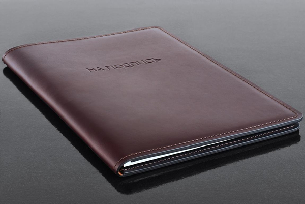 Папка "НА ПОДПИСЬ" PREMIUM из кожи  Full Grain Brown/Cuoietto черный