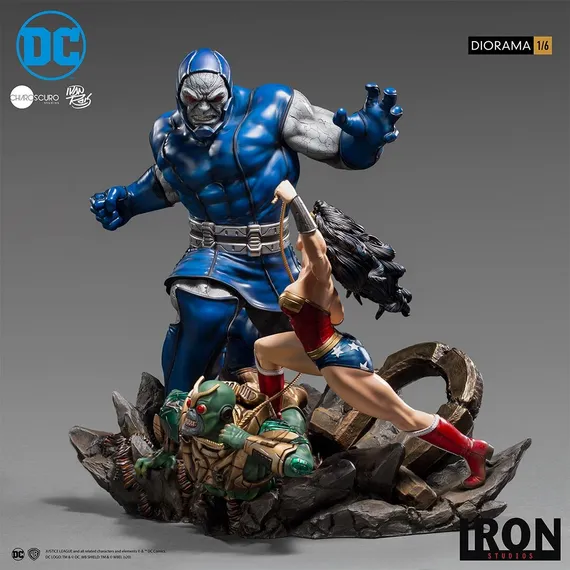 Статуэтка DC Comics Wonder Woman vs Darkseid Diorama