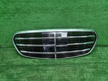 Решетка радиатора Mercedes S W223 (2020-н.в.)