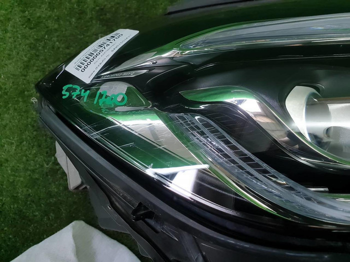 Фара правая Mercedes GLA H247 (2020-2023) LED