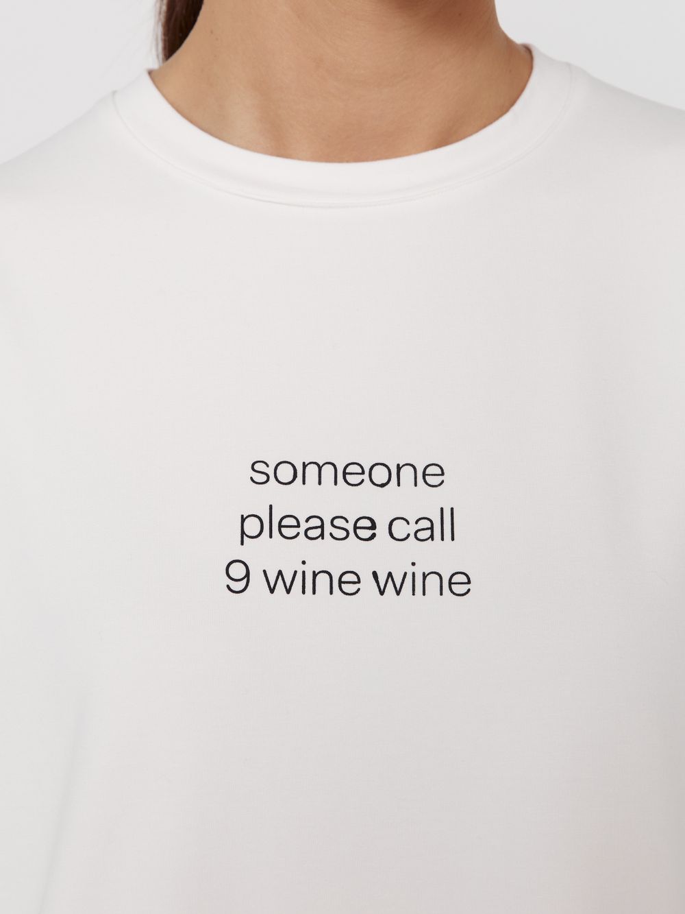 ФУТБОЛКА «9 WINE WINE»