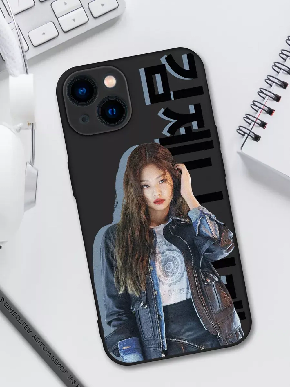 Чехол на iPhone 13 с принтом