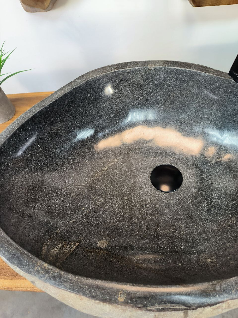 Раковина из речного камня RS-65842 66х47х15 из натурального камня