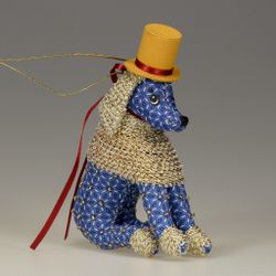 Бисерная ёлочная игрушка Пудель в шляпе