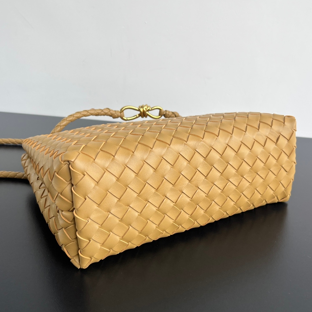 Bottega Veneta Medium Andiamo 32 cm