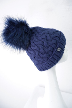 Шапка с помпонам