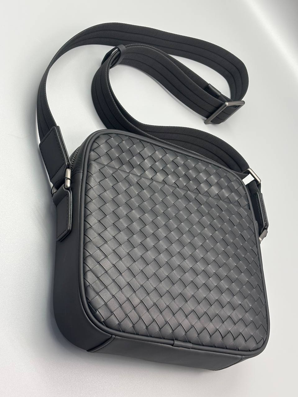 Сумка-мессенджер Bottega Veneta