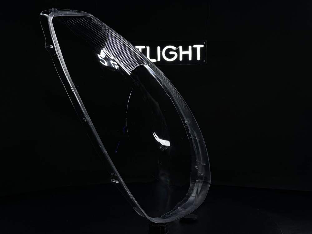 Правое стекло фары Hyundai H1 Grand Starex 2007-2019