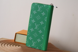 Louis Vuitton Zippy Vertical Wallet