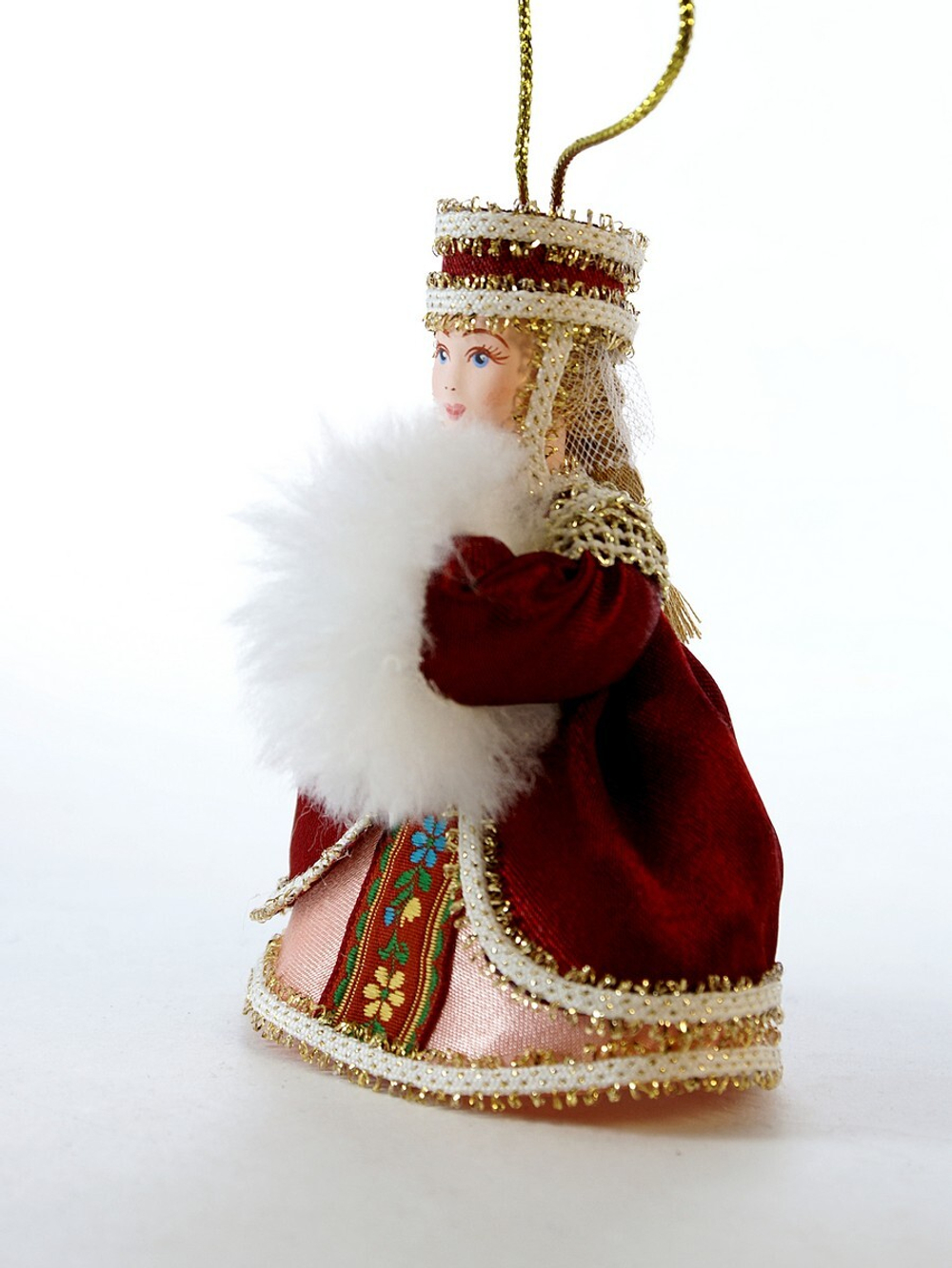 Кукла-подвеска Барышня с муфтой