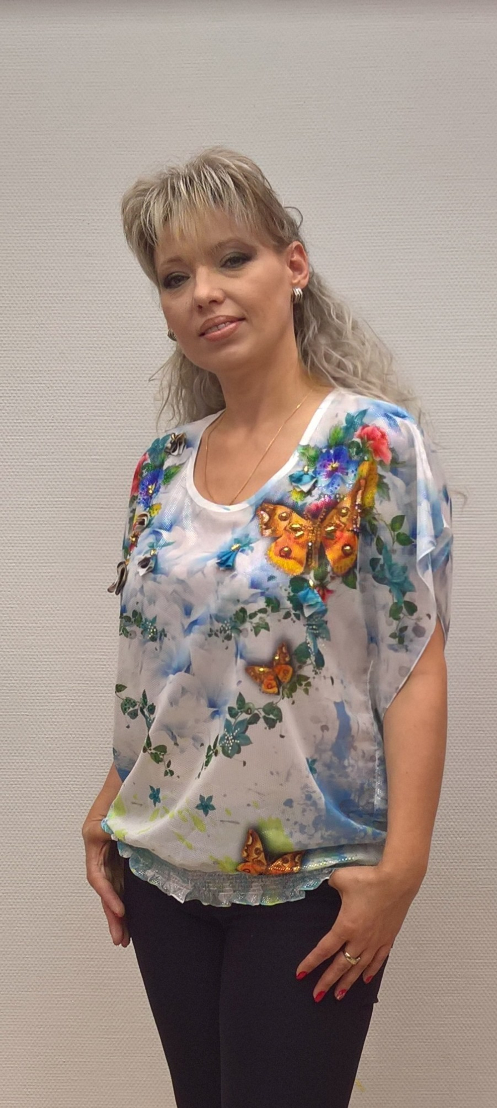 Оригинальный летний блузон с бабочками, на резинке