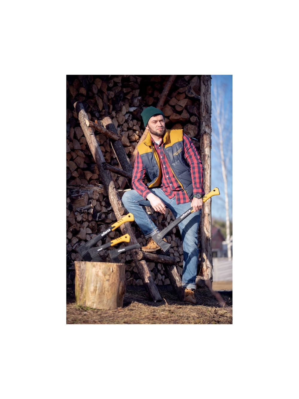 Универсальный топор с точилкой в кофре Inforce 440 г, 230 мм 06-12-23