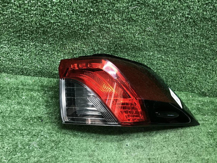 Фонарь правый внешний Toyota RAV4 5 XA50 (2018-н.в.)