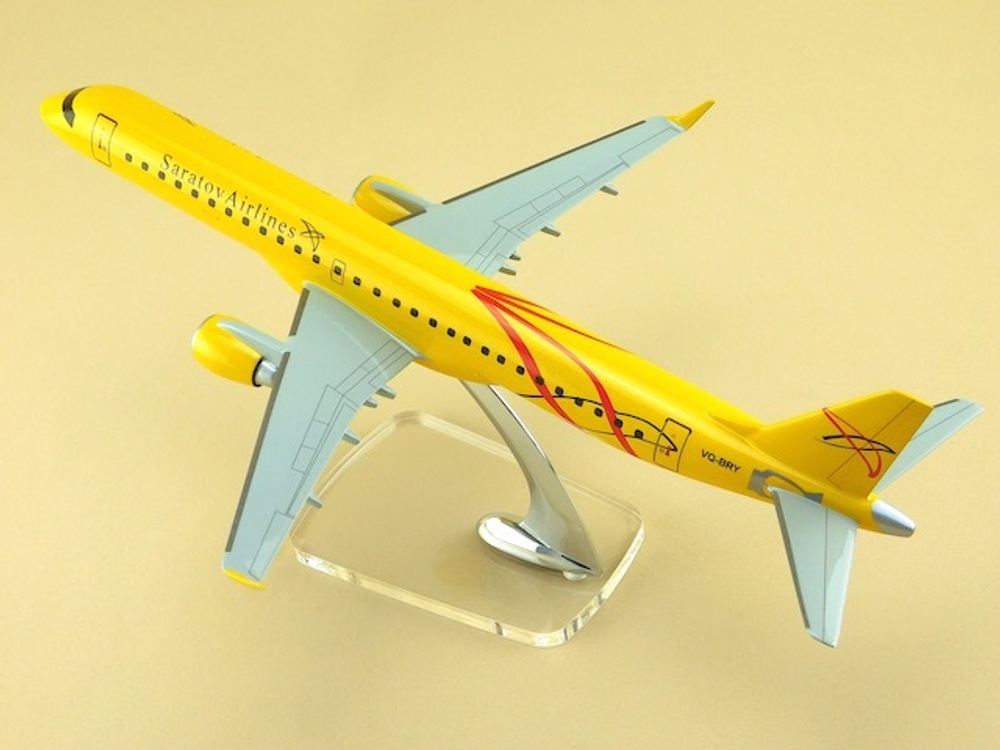 Модель самолета Embraer 195 (М1:100, Саратовские Авиалинии)