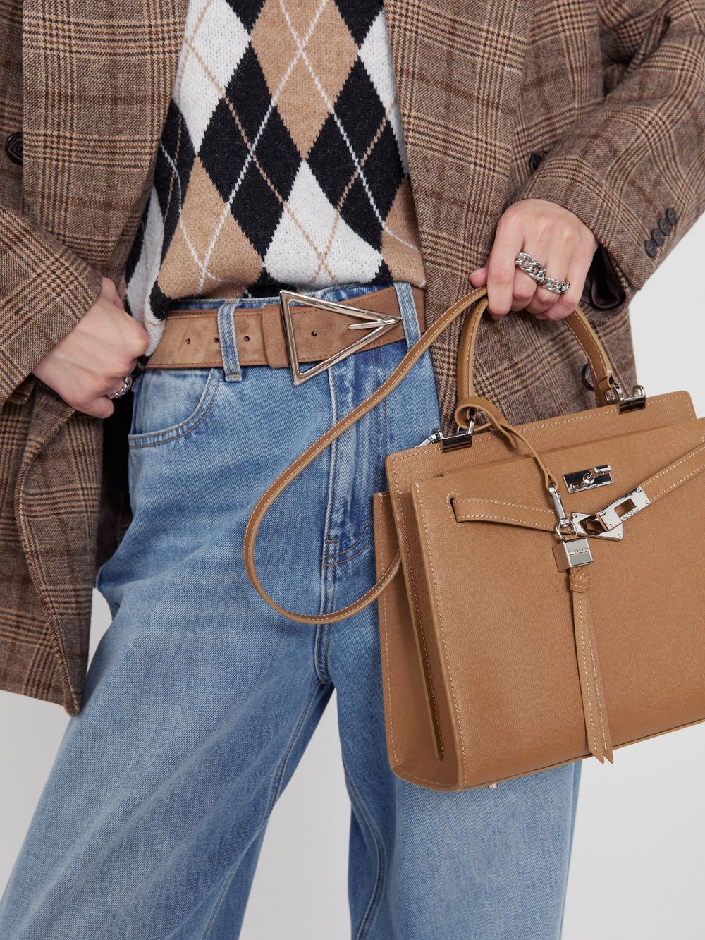 БРЕЛОК CHARM 01 EPSOM LATTE