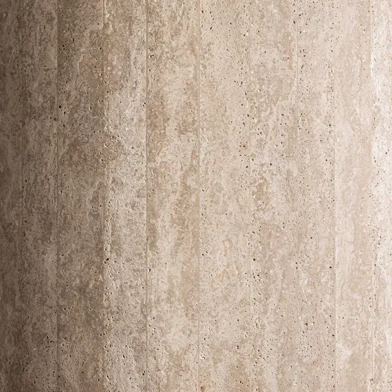 Обеденный стол из бежевого травертина Thiennes