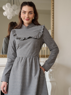 Платье с вшитой манишкой