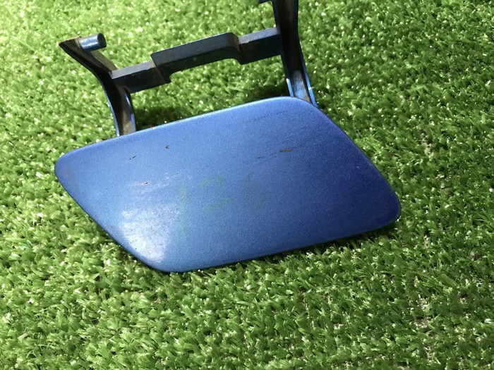 Крышка форсунки правая Mercedes A W176 (2012-2018)