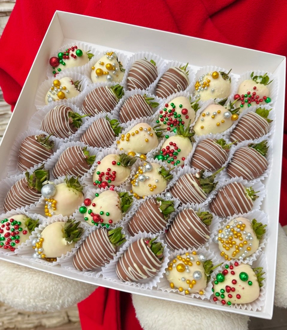 Клубника в шоколаде «Рождественский», 36 ягод