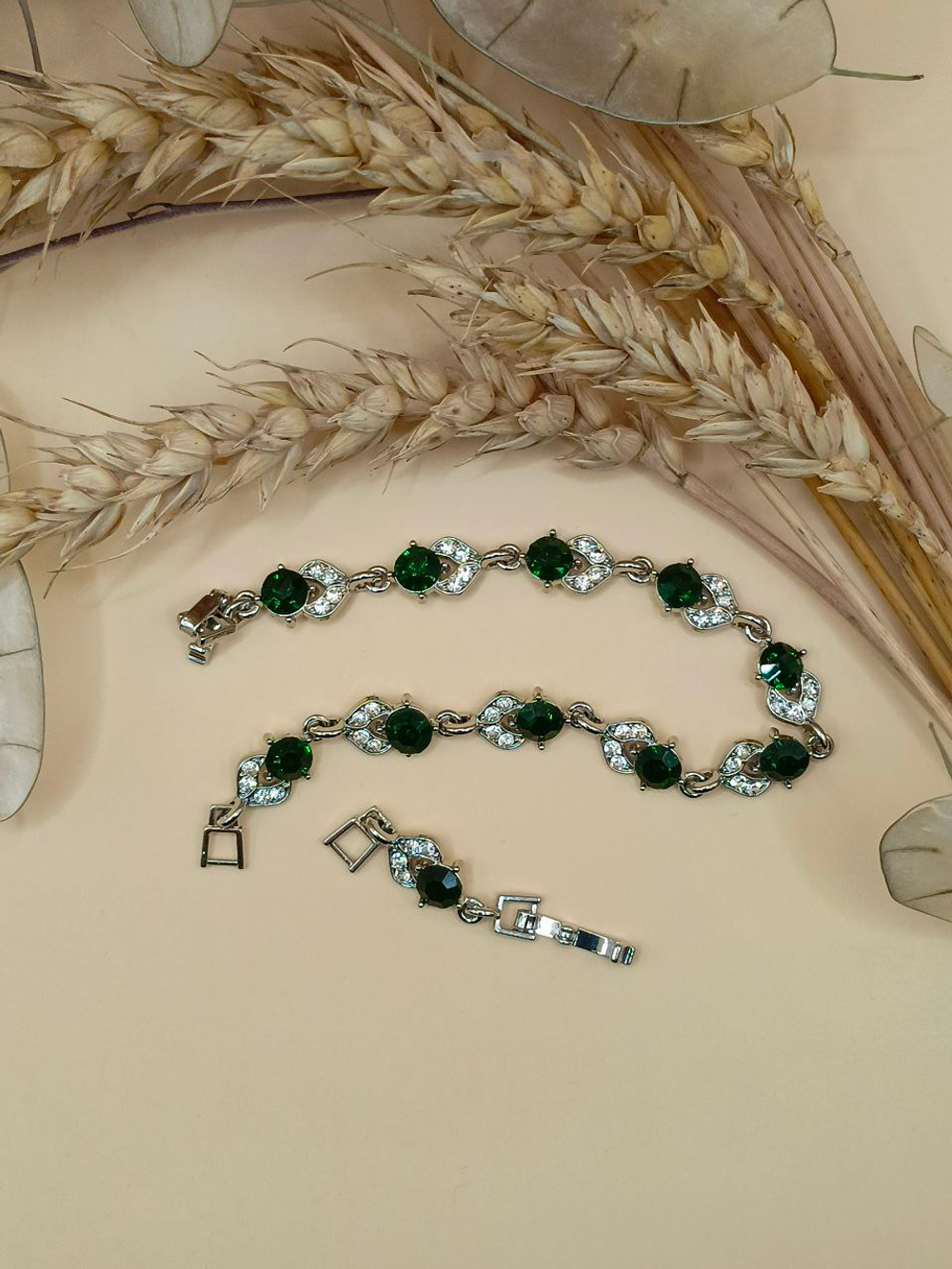 Браслет с цирконием в форме Цветка.