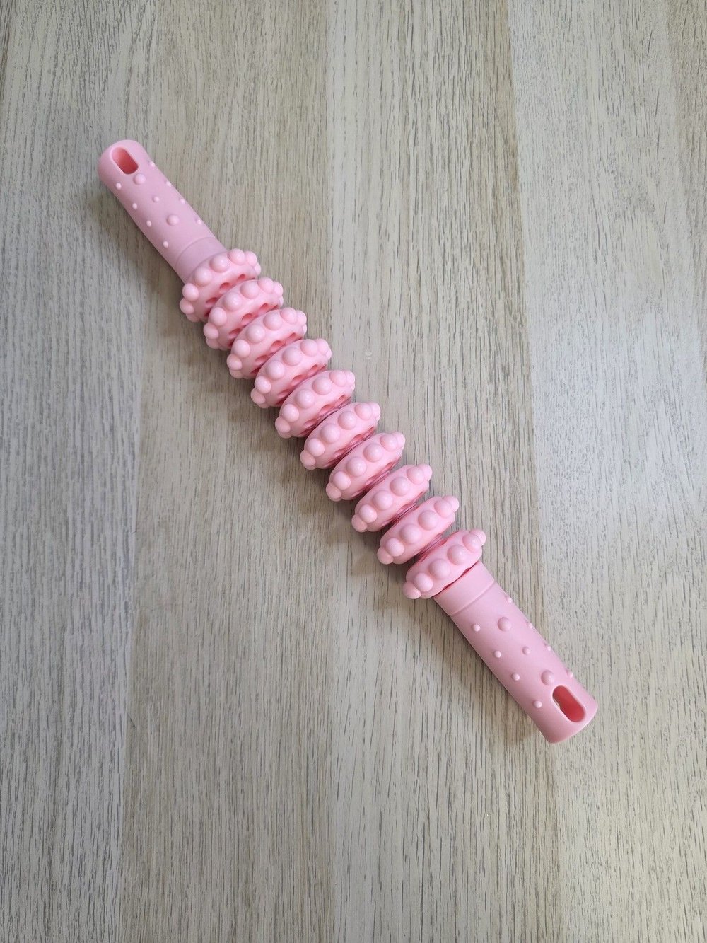 Ручной роликовый массажер для тела 38 см розовый (0038-2)