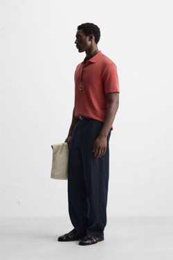 ZARA ПОЛО С ГЕОМЕТРИЧЕСКИМ УЗОРОМ, МЯГКИЙ КРАСНЫЙ